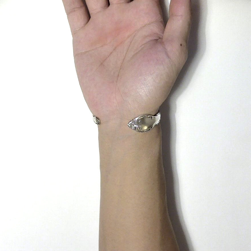 Spoon Bangle No.5379