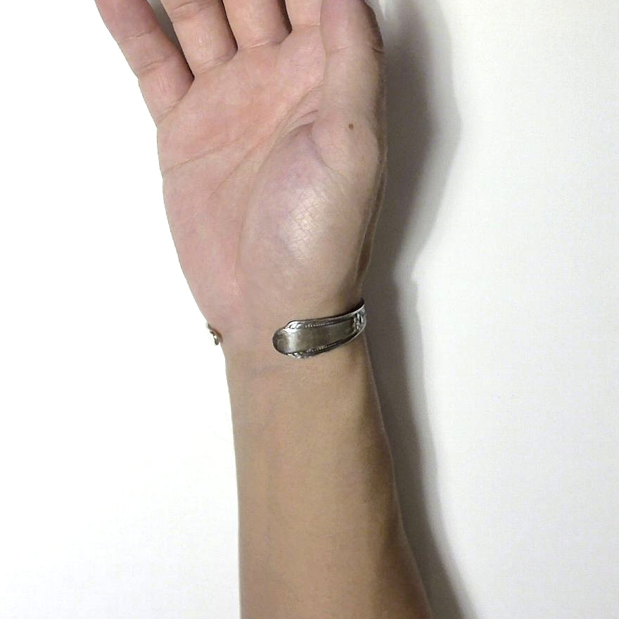 Spoon Bangle No.5480