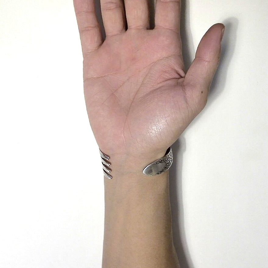 Fork Bangle No.6382