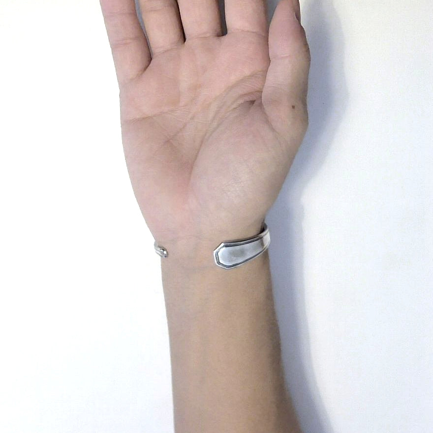 Spoon Bangle No.6427