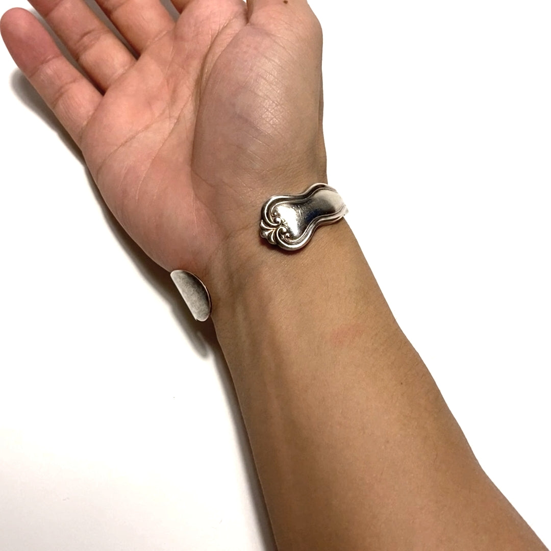 Butter Knife Bangle　No.4733